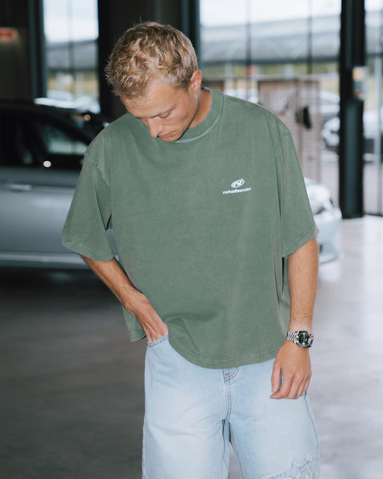 NHS DAILY GREEN CROPPED TEE